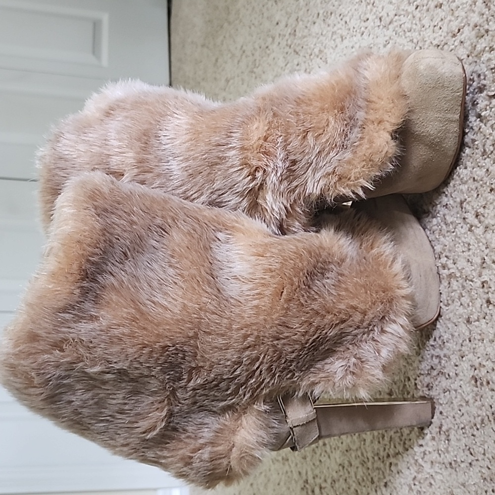 Knee length fur lined suede boots